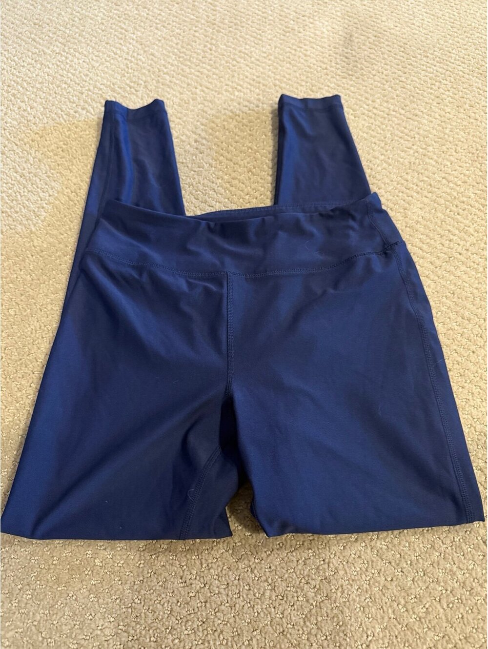 Small athletic works leggings